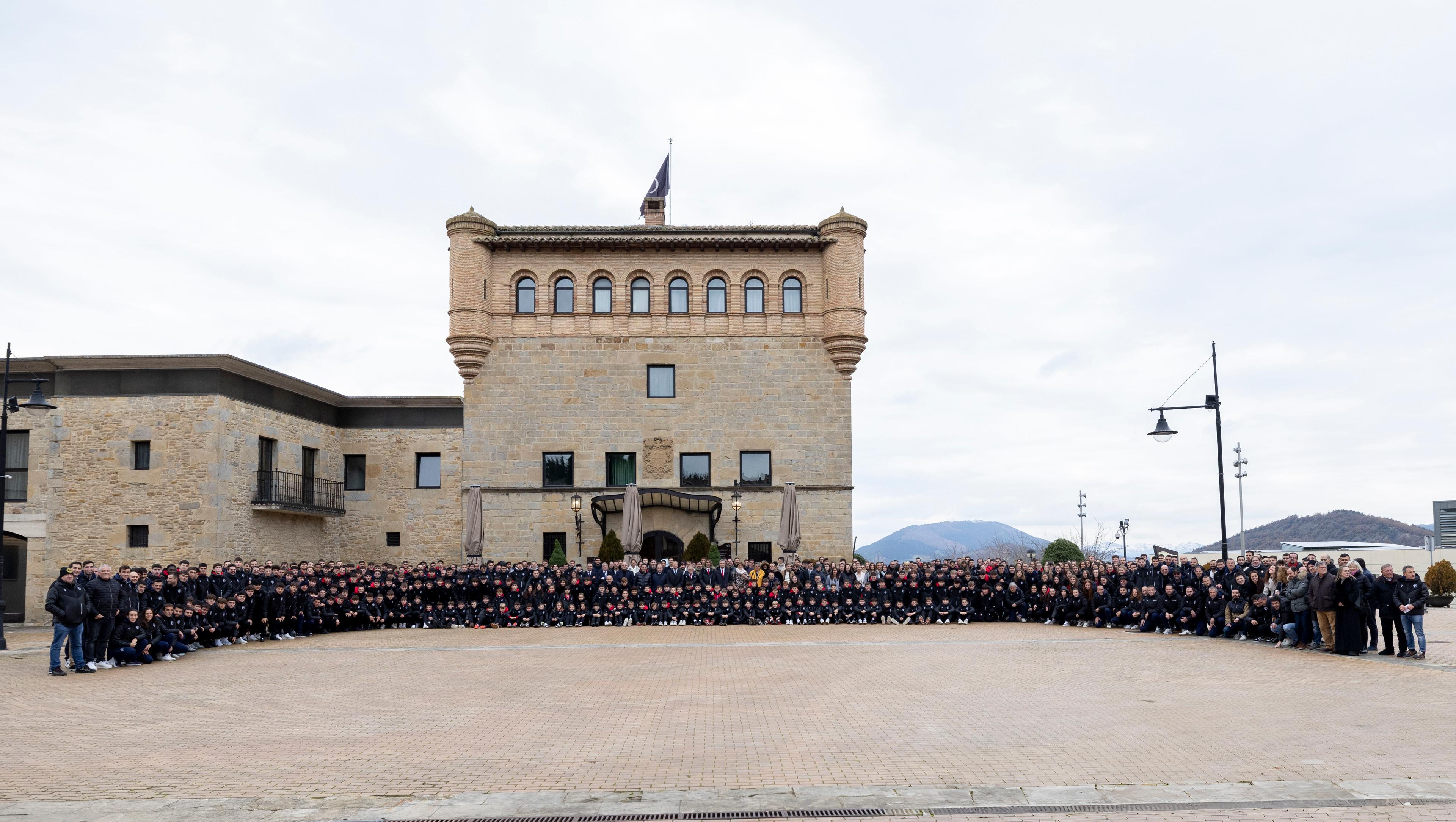 Osasuna celebra su tradicional comida navideña de fútbol base en el Hotel Castillo de Gorraiz