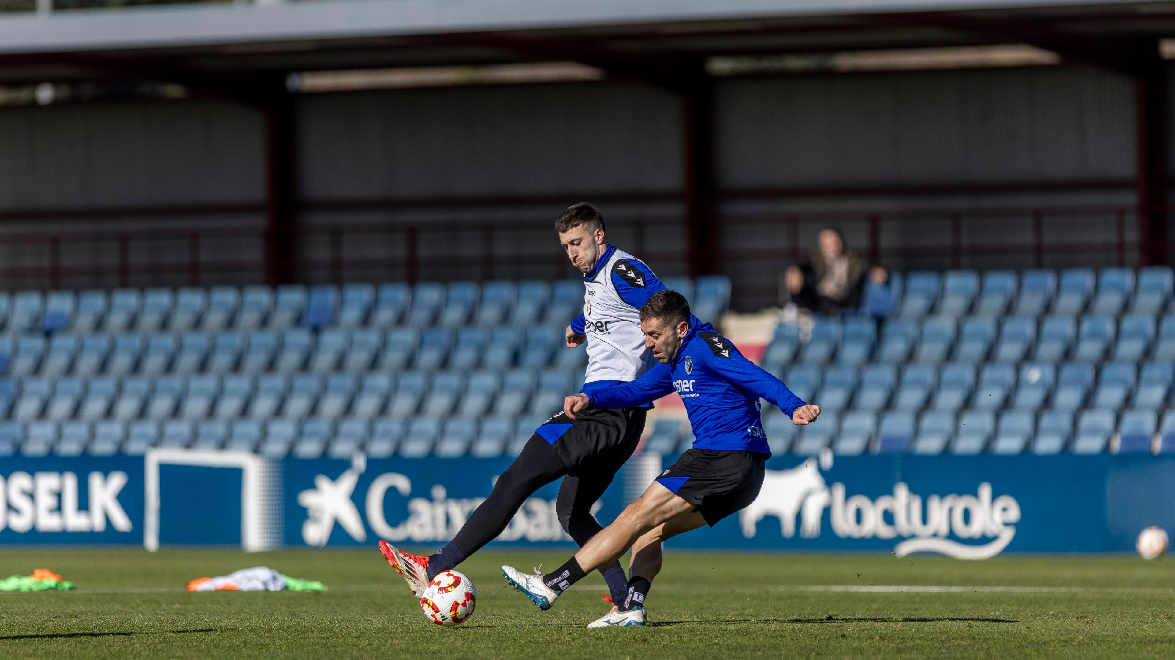 Osasuna se ejercita en Tajonar con la mente puesta en los cuartos de final de la Copa del Rey