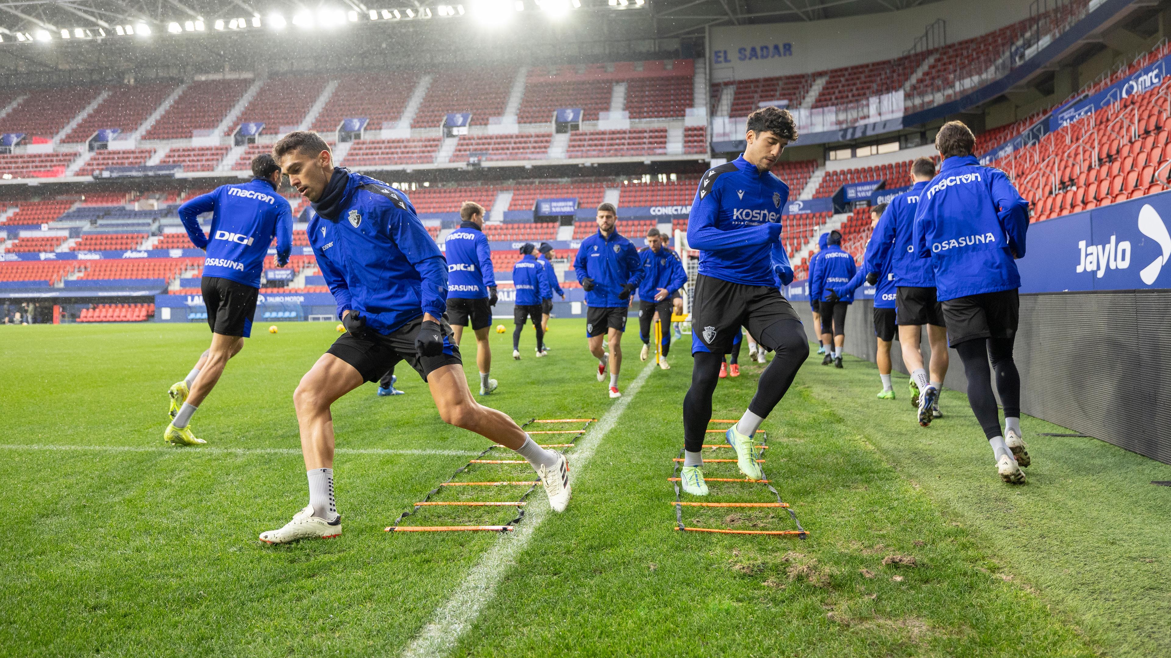 Osasuna se ejercita en El Sadar a dos días de recibir al Athletic