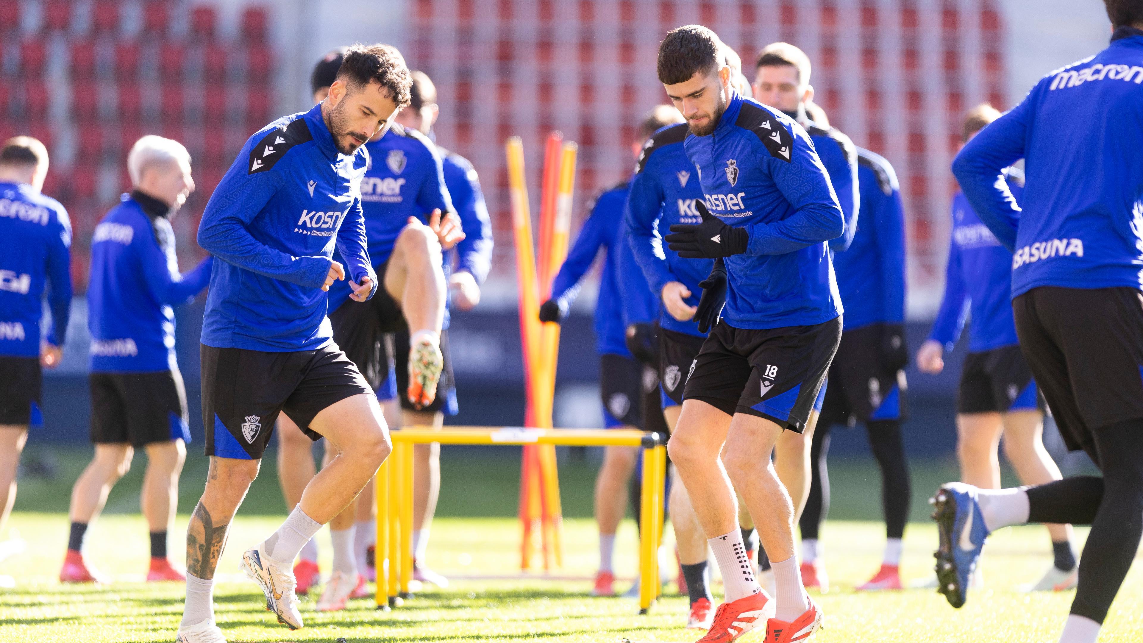 Osasuna se ejercita en El Sadar en la previa del encuentro de Copa del Rey ante la Real Sociedad